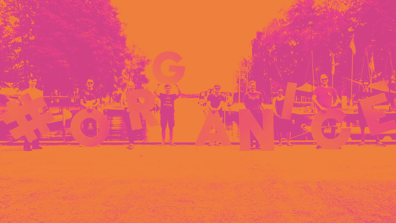 Junge Metallerinnen und Metaller bei einer Aktion der Jugend-Kampagne ORGANiCE