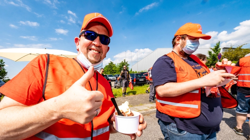Kfz-Tarifrunde 2021: Warnstreik bei OTLG Norderstedt