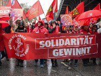 Tarifergebnis in der Metall- und Elektroindustrie bringt Beschäftigten mehr Geld und mehr Zeit